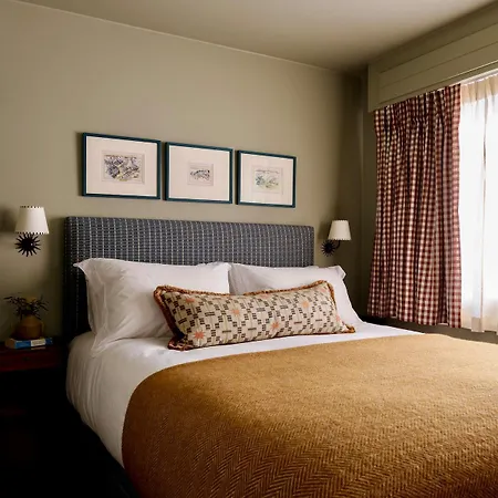 Signature Residence, The Residences